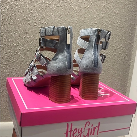 Corkys Gray and Blue Strappy Heels - Picture 6 of 16